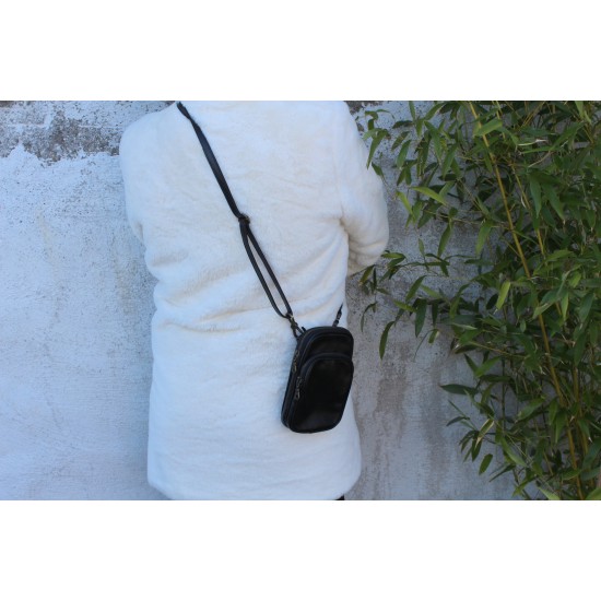 Moby phone bag 